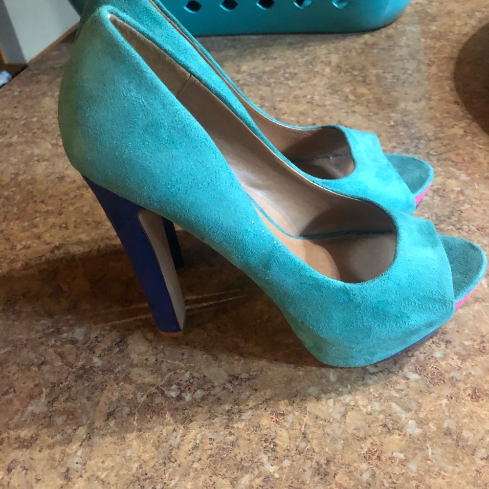 Colorful heels never worn size 8